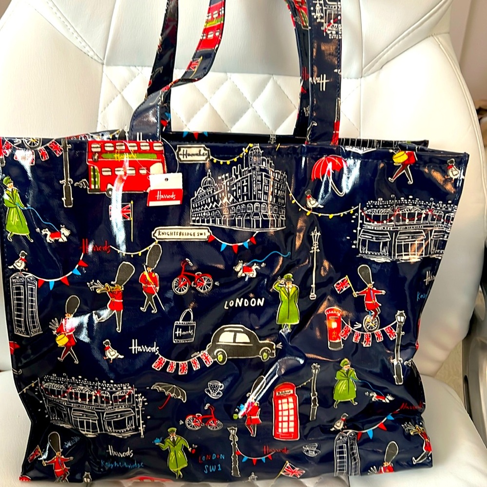Harrods of London Tote Bag NWT waterproof and zipper closure